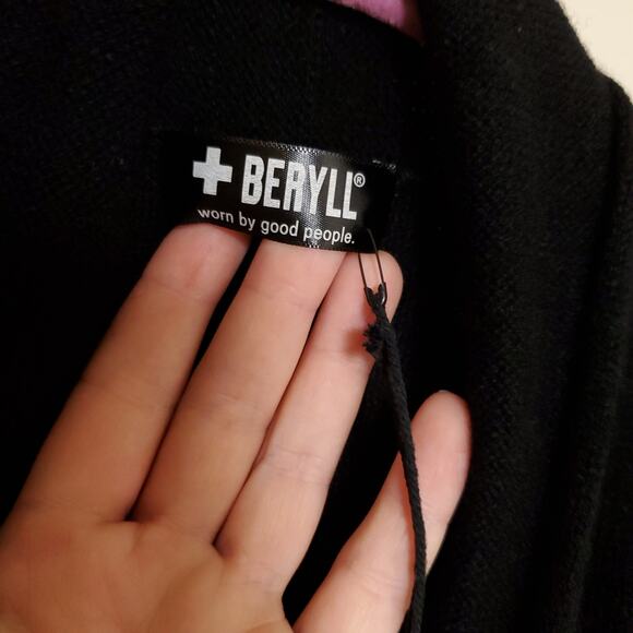 NWT BERYLL Cashmere Black Sleeveless Longline Open Front Quiet Luxury Cardigan - Picture 5 of 8